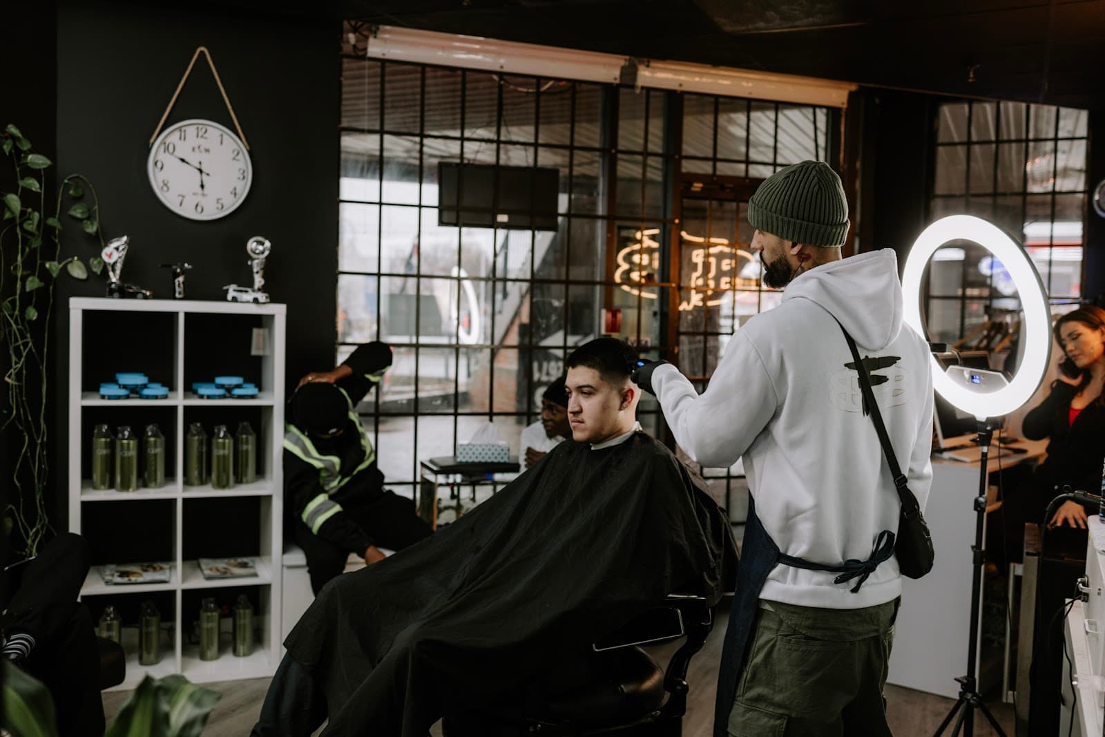 Breezy Fadez barbershop BFB